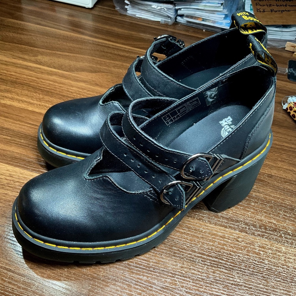 Dr. Martens Eviee platform heeled Mary Jane two strap US9 UK7 EU41
